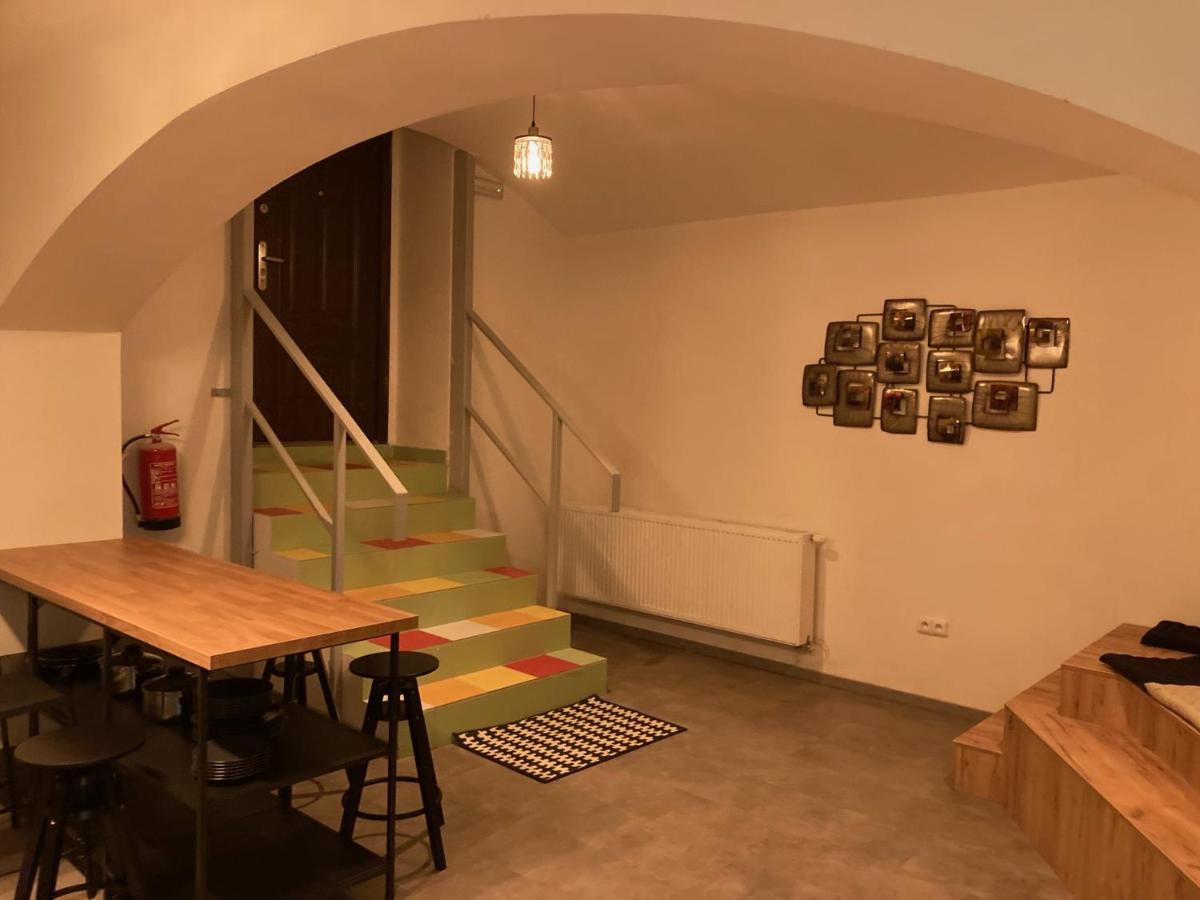 Capsule Hostel Erbenova Praga Zewnętrze zdjęcie