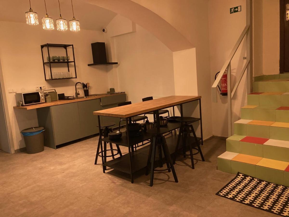 Capsule Hostel Erbenova Praga Zewnętrze zdjęcie