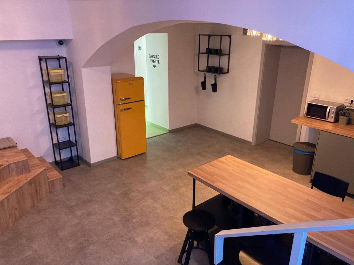 Capsule Hostel Erbenova Praga Zewnętrze zdjęcie